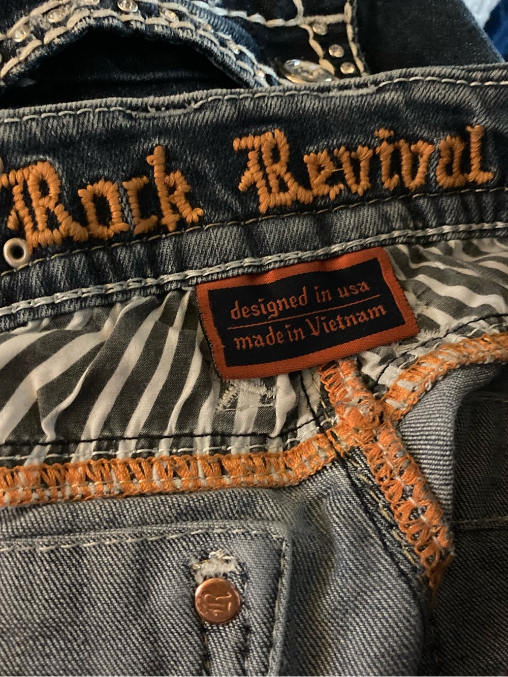 ROCK REVIVAL Lam Medium Wash Fleur-de-Lis Skinny Jeans - Size 26 - Picture 10 of 15